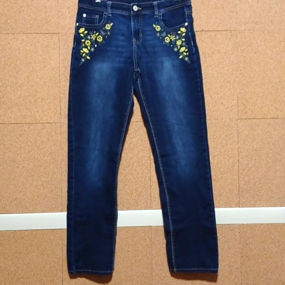WONDER NATION JEANS SIZE XXL 18 IN A BEAUTIFUL BLUE DEMIN FADED